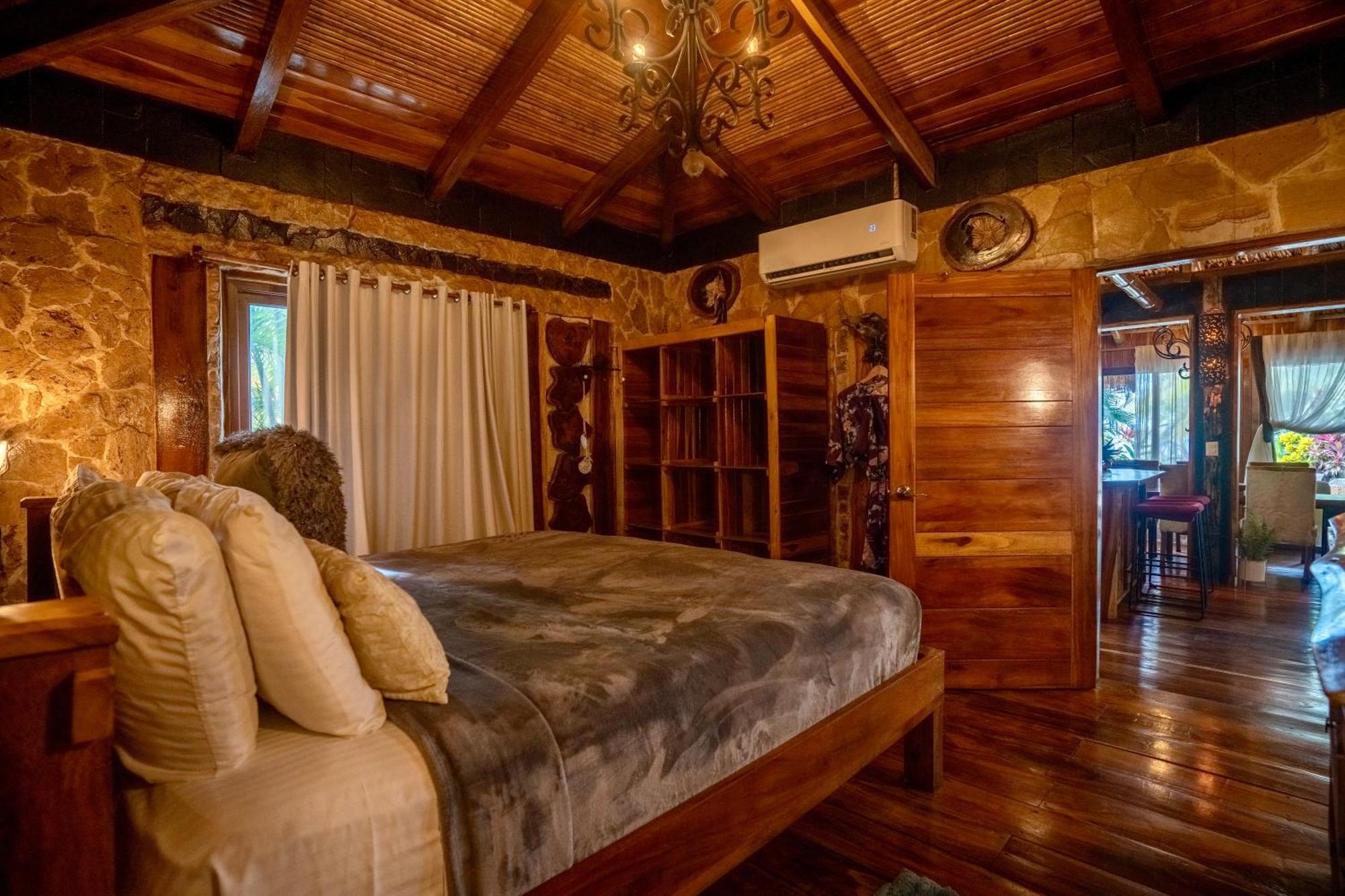 Ocho Artisan Bungalows (Adults Only) Тамариндо Экстерьер фото