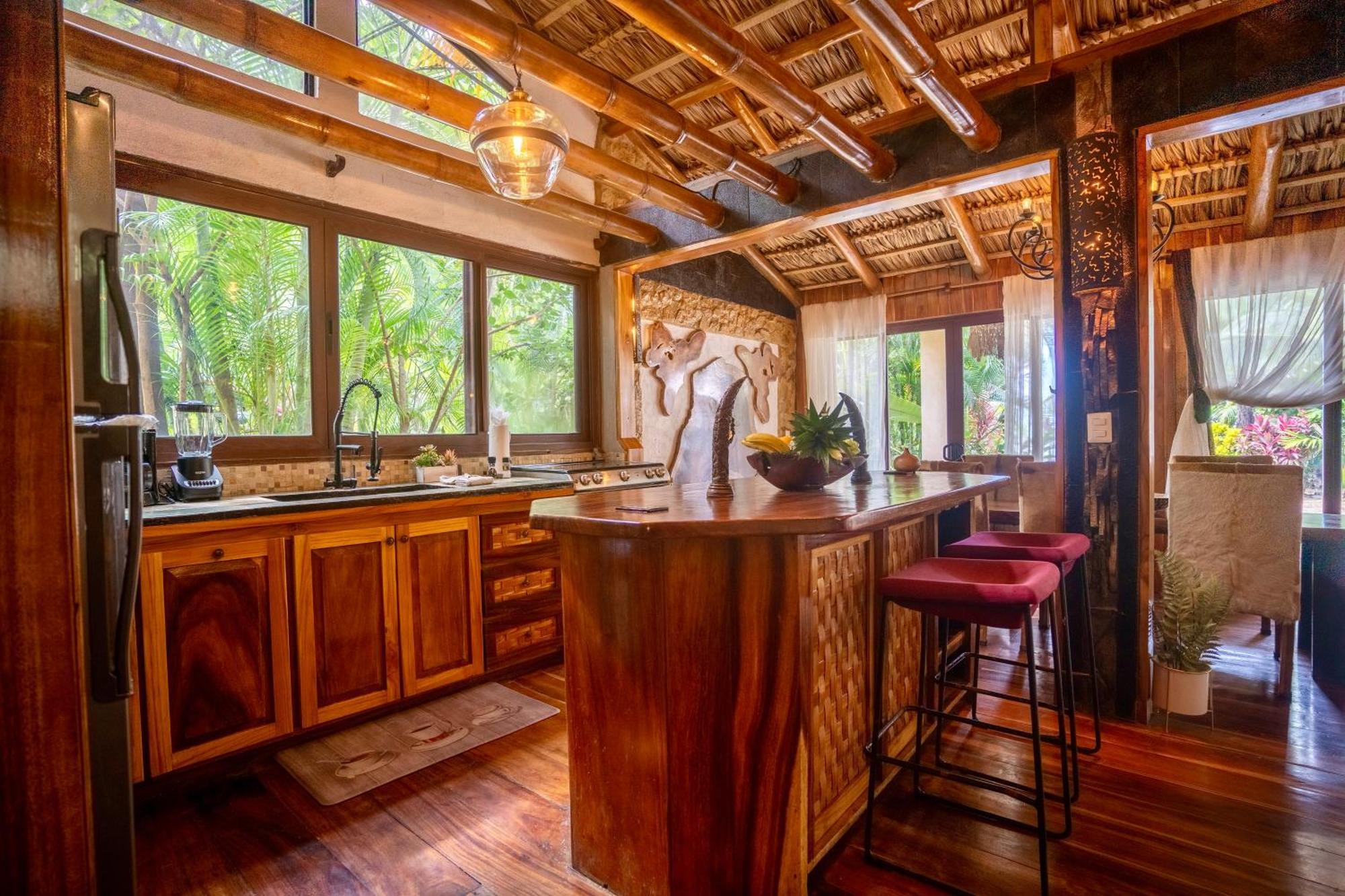 Ocho Artisan Bungalows (Adults Only) Тамариндо Экстерьер фото