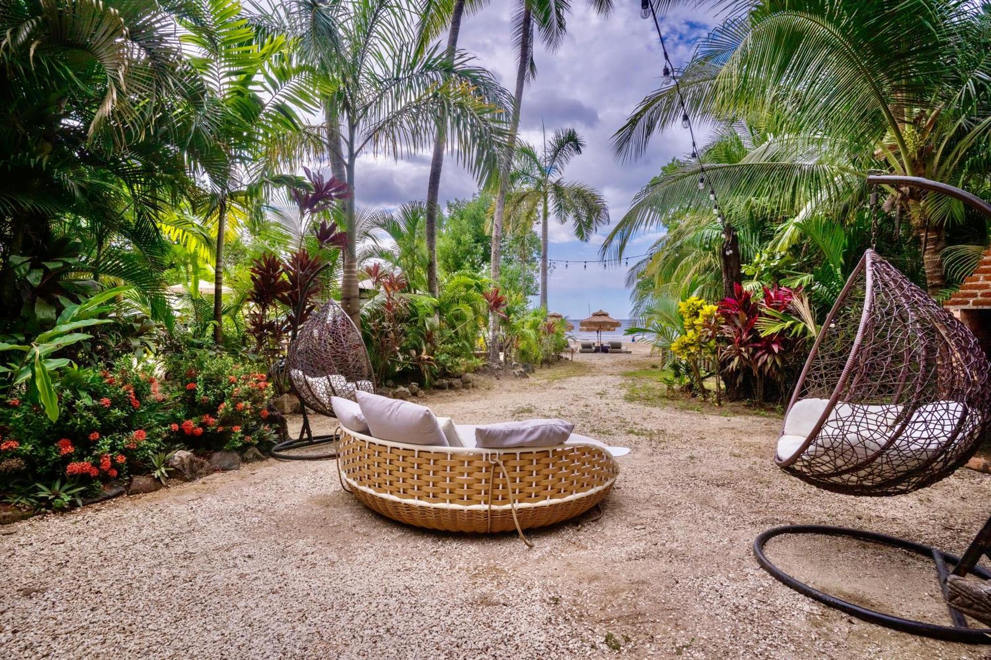 Ocho Artisan Bungalows (Adults Only) Тамариндо Экстерьер фото