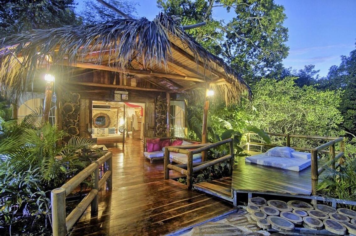 Ocho Artisan Bungalows (Adults Only) Тамариндо Экстерьер фото